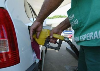 Gasolina passará dos R$ 4 no Ceará