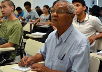 Ex-aluno do CEJAM, idoso de 79 anos está prestes a se tornar universitário