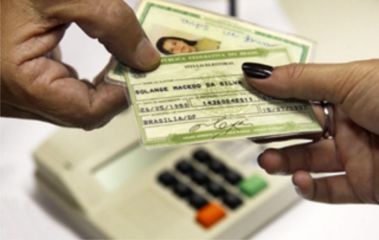 TRE orienta eleitor a buscar informações sobre títulos e locais de votação