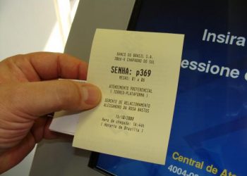 Banco lança emissão de senhas pelo celular para atendimento presencial nas agências