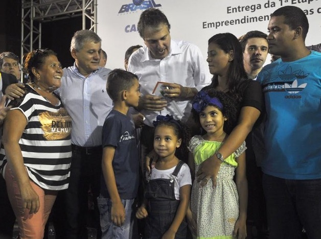Prefeito de Maracanaú, participa da solenidade de entrega da 1ª etapa do Residencial Jaçanã