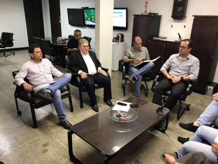 Vereadores de Maracanaú participam de reunião com Secretário de Segurança do Estado
