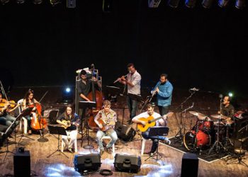 Vai ter show na Praia dos Crush com o Ceará ao VIVO!