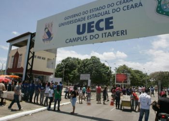 UECE abre concurso para professor substituto e temporário