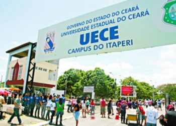 Uece recebe pedidos de isenção da taxa do Vestibular 2018.2