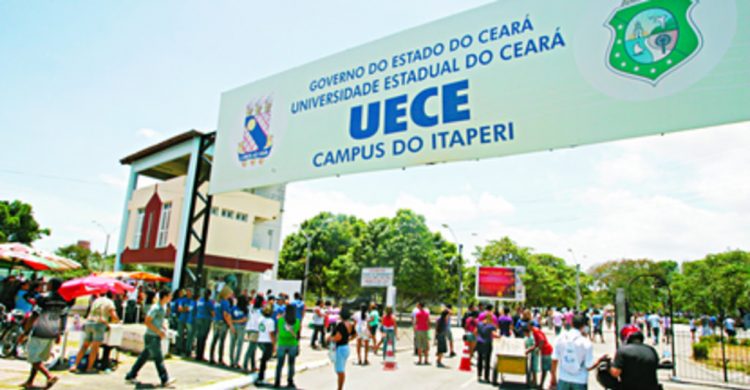 Uece recebe pedidos de isenção da taxa do Vestibular 2018.2