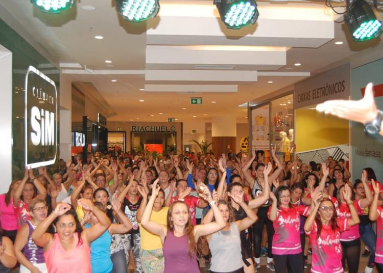 Clínica SIM realiza primeira aula do ” Maraca em Movimento” no North Shopping Maracanaú