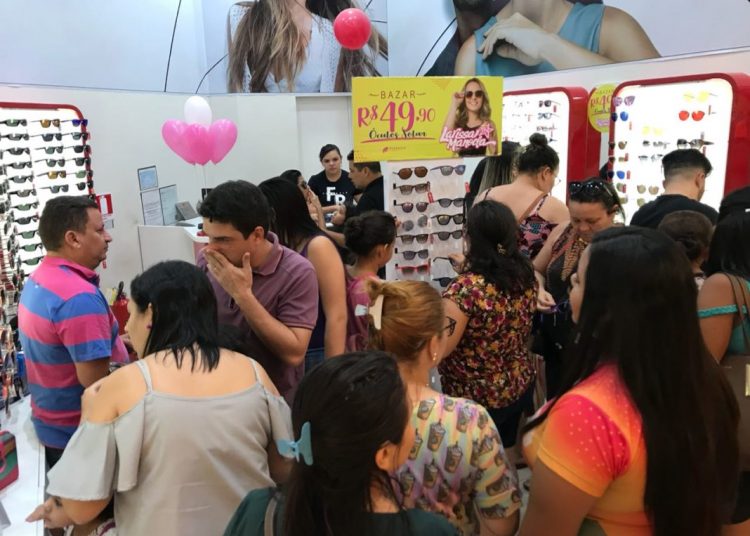 Shoppings da capital recebem promoção de óculos de sol