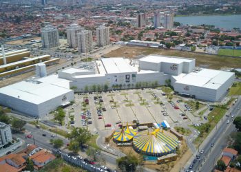 Feirão de carros se realiza em shopping da capital