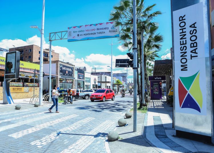 Bazar da Avenida Monsenhor Tabosa terá descontos de até 80%