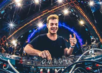 Irmão Gêmeo de Alok, DJ Bhaskar se apresenta em Fortaleza neste domingo