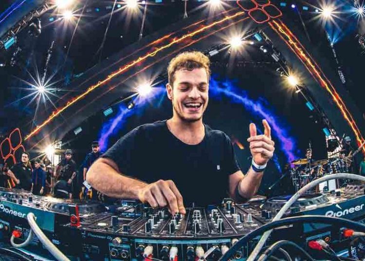 Irmão Gêmeo de Alok, DJ Bhaskar se apresenta em Fortaleza neste domingo