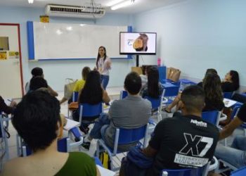 UNINASSAU encerra Capacita com palestras sobre coaching e recolocação profissional