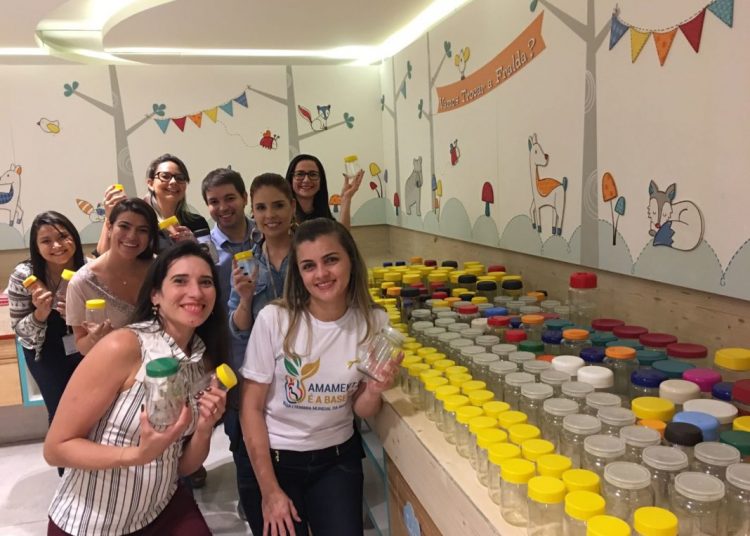 North Shopping Fortaleza realiza entrega de frascos para coleta de leite materno na MEAC
