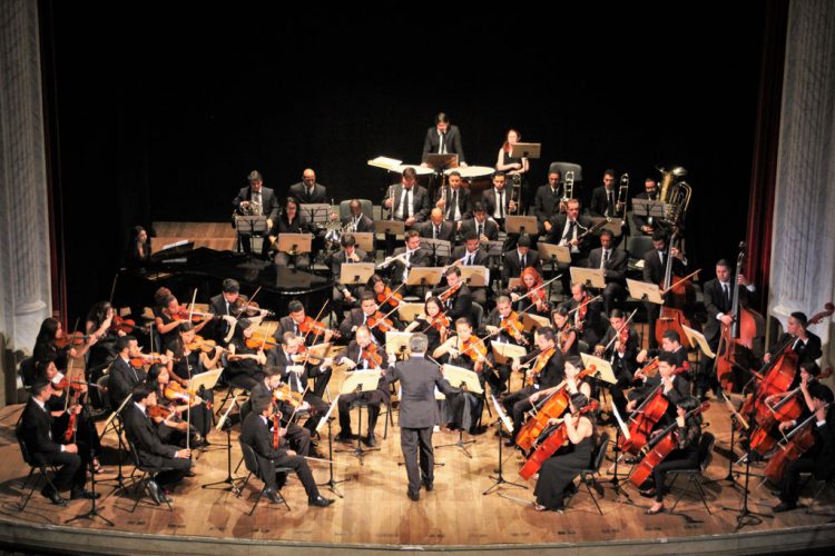 Orquestra Sinfônica da UECE realiza concerto no Theatro José de Alencar