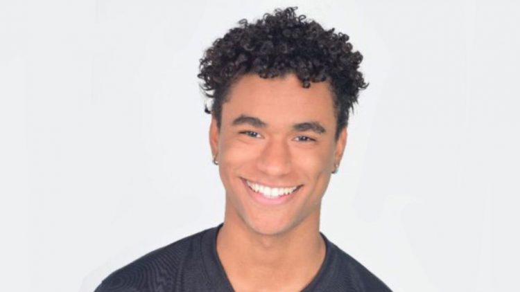 North Shopping Jóquei recebe ator e cantor Isacque Lopes