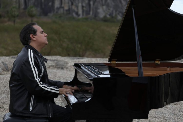 Ricardo Bacelar lança Sebastiana em show no dia 26 de agosto no Iguatemi