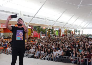 Shoppings da capital recebem aulão gratuito de preparação para o Enem