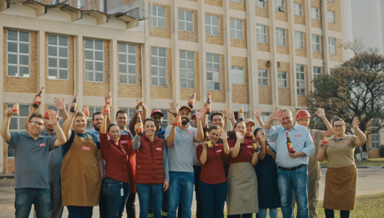 Brahma celebra 130 anos e responde todas as dúvidas dos consumidores sobre cerveja