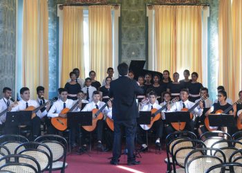 Orquestra da Fundação Raimundo Fagner faz última apresentação de clássicos da música barroca em Fortaleza