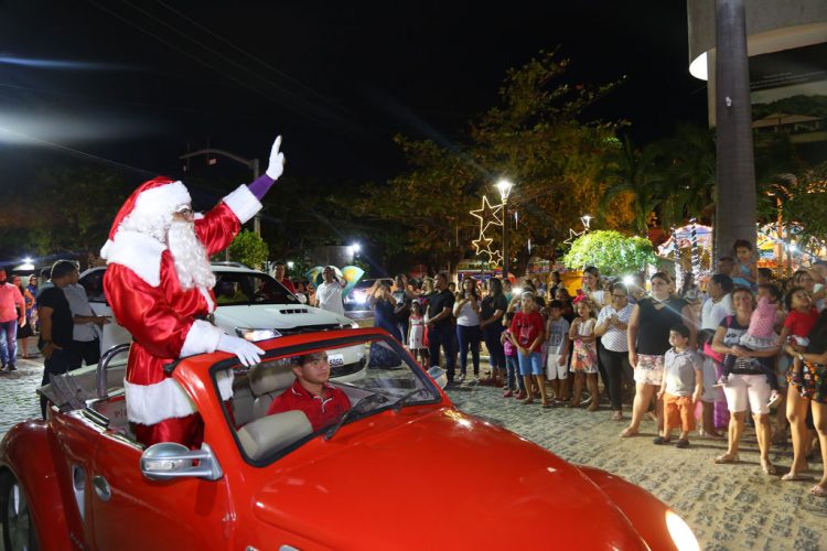 Pacatuba realiza 12 dias de programação natalina