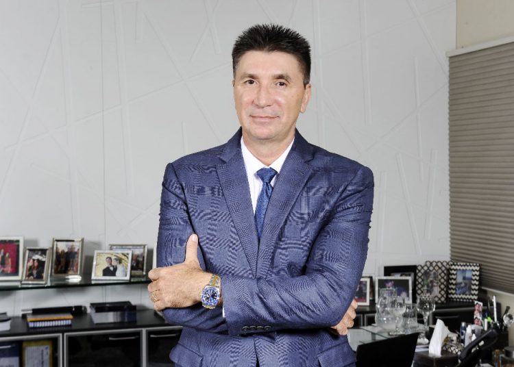 Janguiê Diniz – Mestre e Doutor em Direito – Fundador e Presidente do Conselho de Administração do grupo Ser Educacional – janguie@sereducacional.com