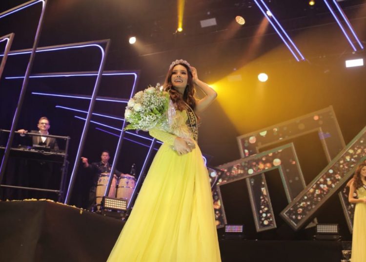 Miss Maracanaú Luana Lobo vence o Miss Ceará