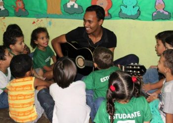 Acarape implanta segunda escola bilíngue na rede pública