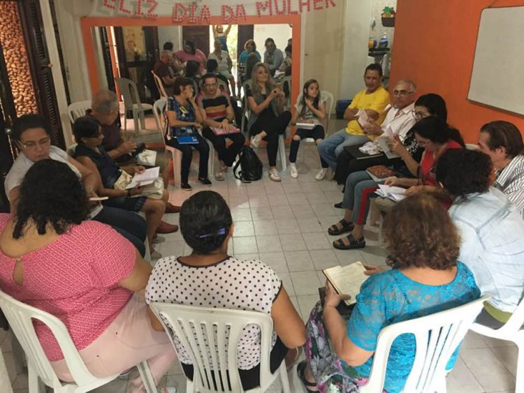 Idosos realizam Sarau em Comemoração ao Dia da Poesia