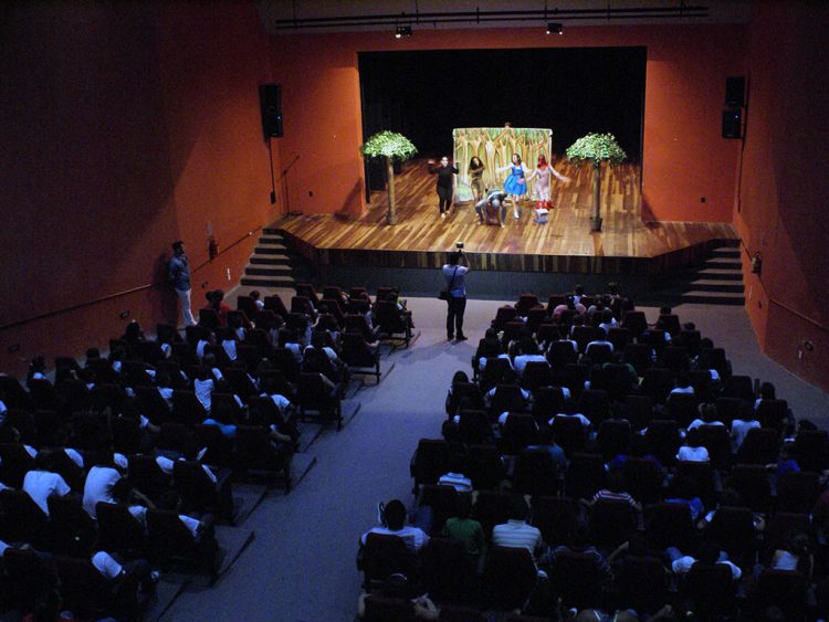 Cangaias Coletivo Teatral lança convocatória para grupos e artistas de Maracanaú