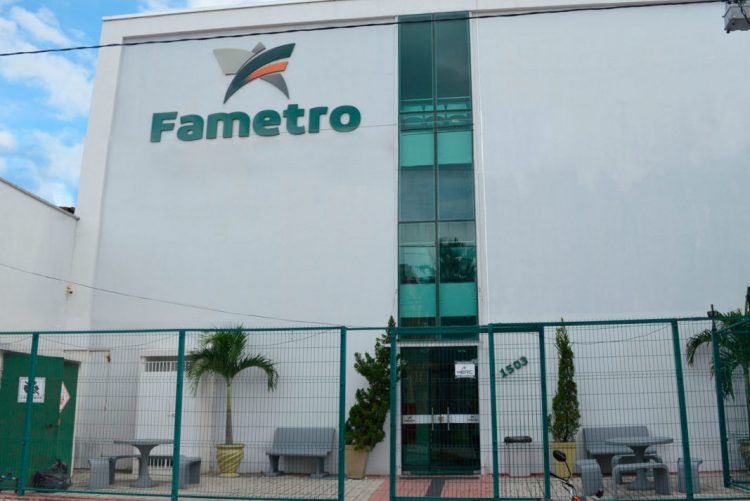 Clínica Integrada de Saúde da Unifametro fecha parceria com laboratório de análises clínicas