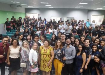 Palestra sobre negócios nas redes sociais é realizada na escola profissionalizante em Redenção