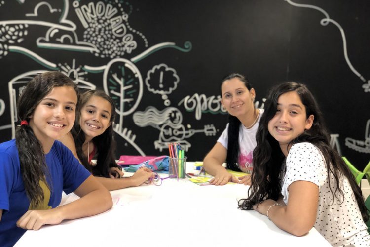 Iguatemi recebe exposição de negócios criados por   crianças no projeto Mini Empreendedor