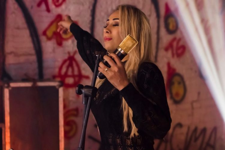 Taty Girl grava clipe novo com ideias do filho de 10 anos