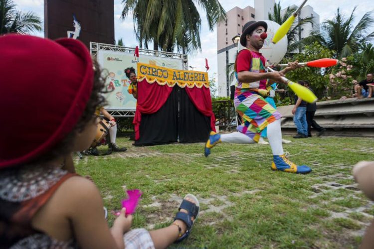 “Circo Alegria” encerra noite de espetáculos no “Teatro na Segunda”