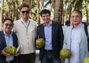 Ministro do Turismo se reúne com representantes cearenses do Turismo no Bubble Lounge Beach Park
