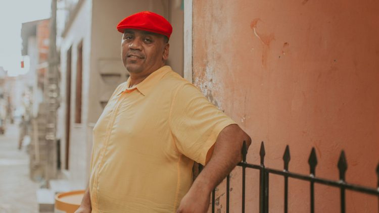 Preto Zezé lança segundo livro “Das Quadras Para o Mundo”