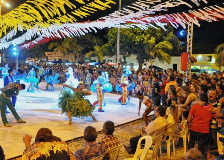 Paracuru Férias Festival começa com São João dos Ventos