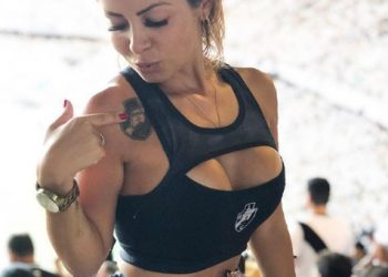 Bianka Cabral a torcedora fanática do Vasco da Gama que encanta a torcida
