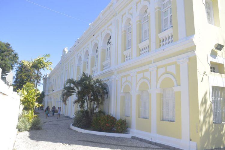 UNINASSAU promove festa junina com idosos do Jangurussu