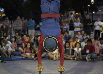 Fim de semana terá música ao vivo e apresentações circenses no Shopping Eusébio