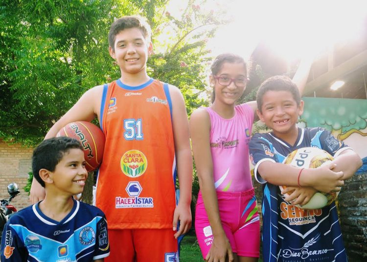 Estação da Luz lança projeto social para alunos de basquete
