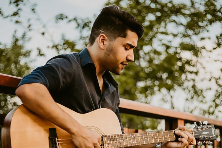 Shopping Eusébio encerra programação de férias com apresentação circense e música ao vivo