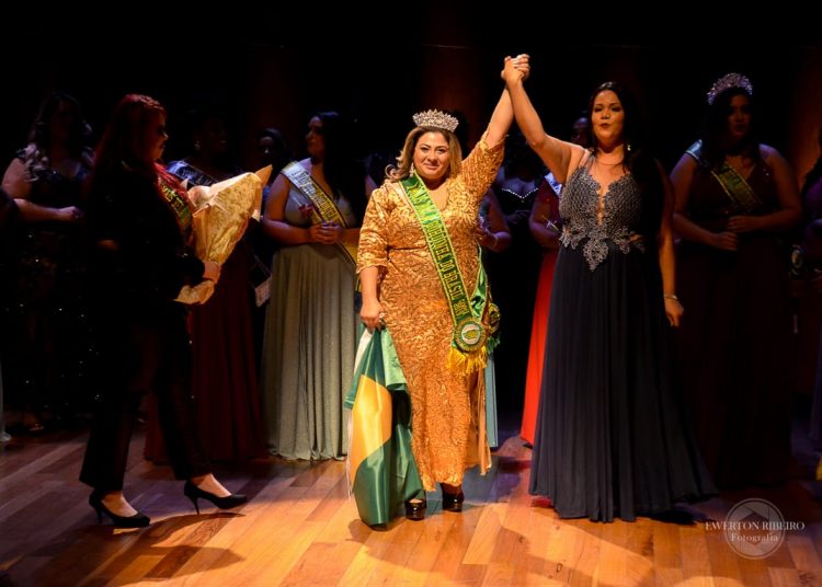 Sanucia Pereira é eleita “A mais bela gordinha do Brasil”