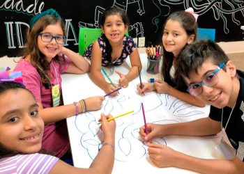 Crianças do programa Mini Empreendedor expõem ideias de negócios no shopping Iguatemi