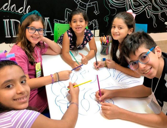 Crianças do programa Mini Empreendedor expõem ideias de negócios no shopping Iguatemi