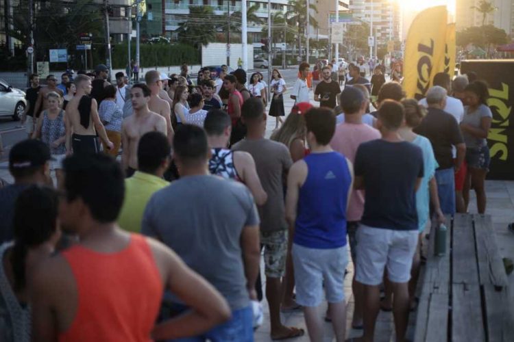 Consumidores encontram latas autografadas da SKOL e se preparam para a maior micareta fora de época do país