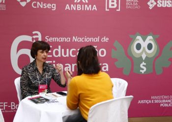IBEF-CE promove orientação financeira gratuita em ação no Shopping Del Paseo