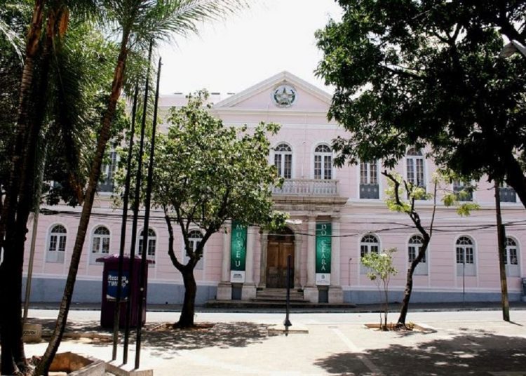 UM MUSEU PARA O CEARÁ: UNIVERSIDADE ESTADUAL DO CEARÁ CELEBRA PARCERIA COM O MUSEU NACIONAL E O MUSEU DO CEARÁ
