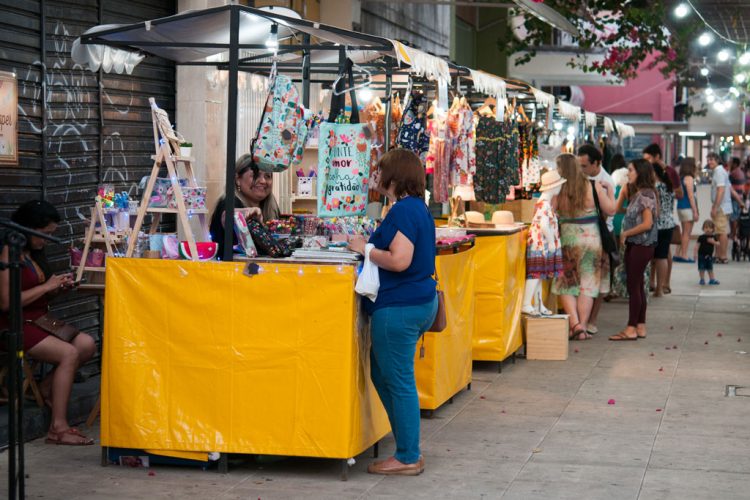 Solar Feira Criativa movimenta Avenida Monsenhor Tabosa